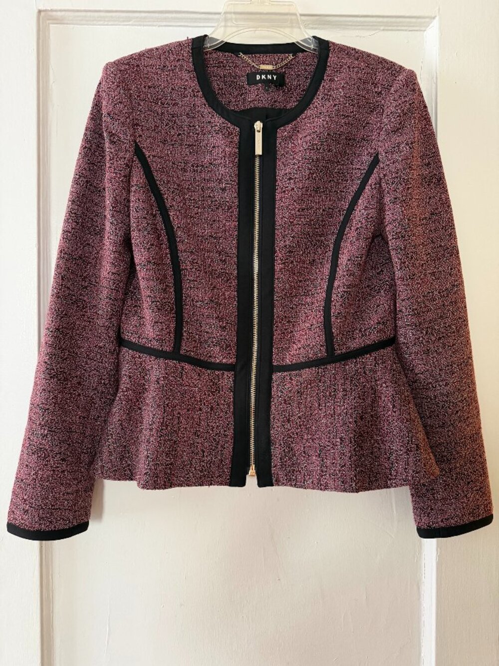 DKNY Khit Stretch Peplum Blazer Jacket with front zip and piping, Size 6